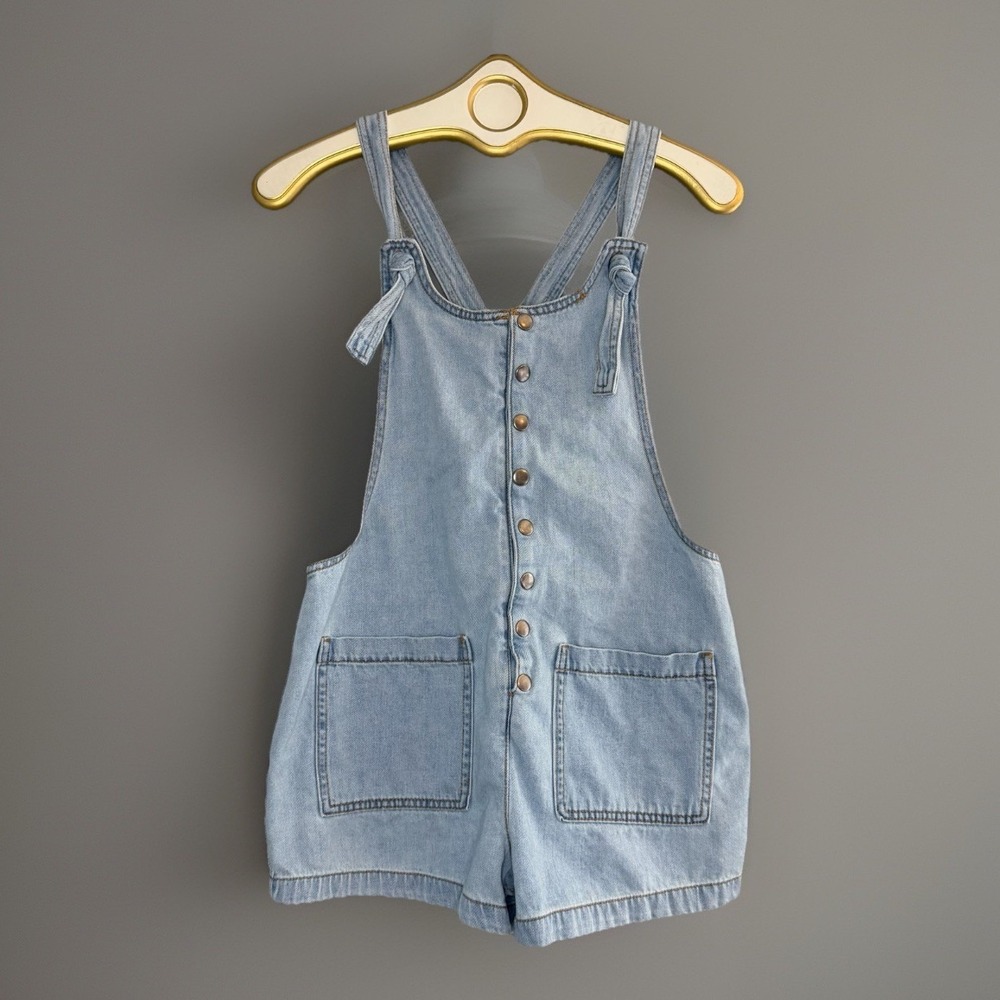 Forever 21 Lightwash Denim Shortalls Women 30 Button Front Knot Strap Boho Indie
